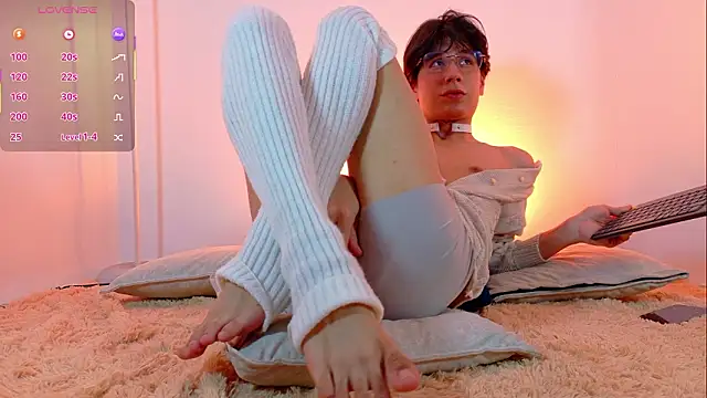 lui x dust online show from March 5, 4:20 am