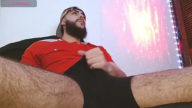 SantiagoHincapiie online show from April 18, 1:29 am