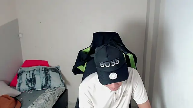 Street poemm  online show from April 8, 8:39 pm