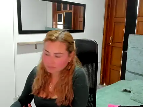 Julieta star  online show from March 6, 7:33 pm