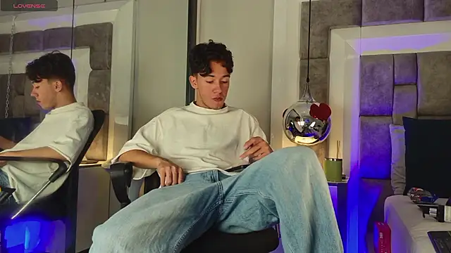 Austin Reedss online show from March 23, 4:02 pm