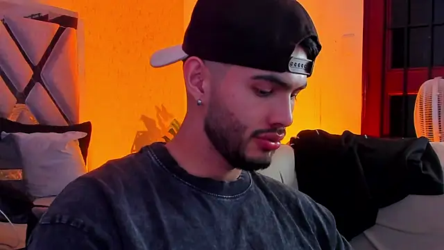 Vincentblack online show from April 7, 6:02 am