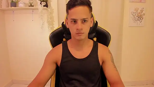 sexy andres01 online show from March 1, 1:33 pm