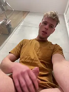 Dencchikk22 online show from May 4, 2:41 pm