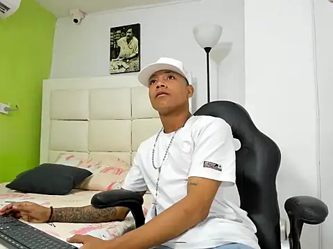 emanuel 23cm online show from February 26, 2:02 am