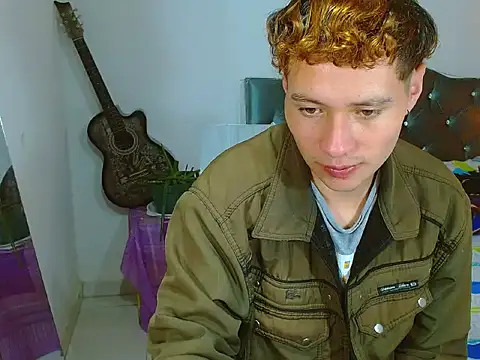  Santi2 online show from April 10, 10:39 pm