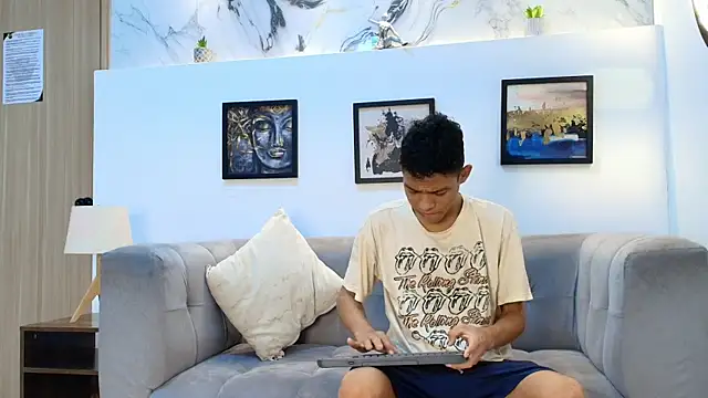 SKINNY BOYXXX online show from April 10, 7:48 am