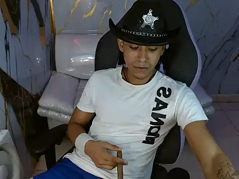 taylor bigdick18 online show from March 29, 2:01 am