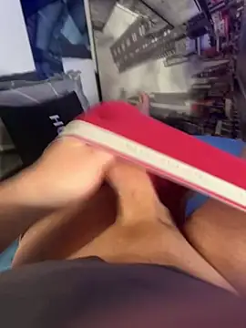 MatthewEmme2121 online show from May 13, 9:45 pm