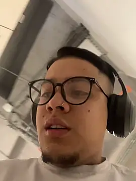 OliverTabordaa online show from March 31, 8:43 pm