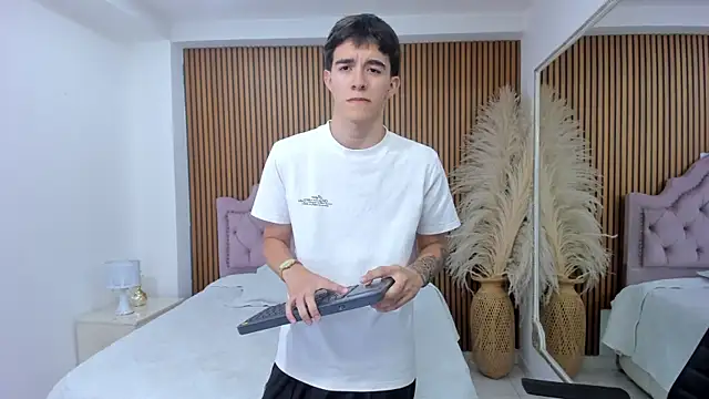 TylerCross  online show from April 23, 8:22 pm