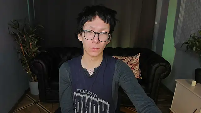 Tommy Stars online show from April 1, 5:20 am