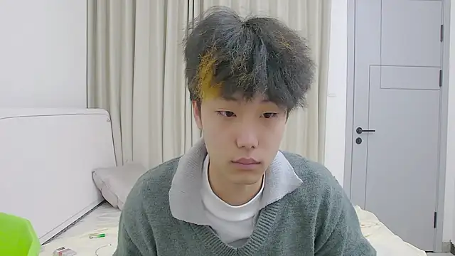 icecream-002 online show from April 4, 4:20 am