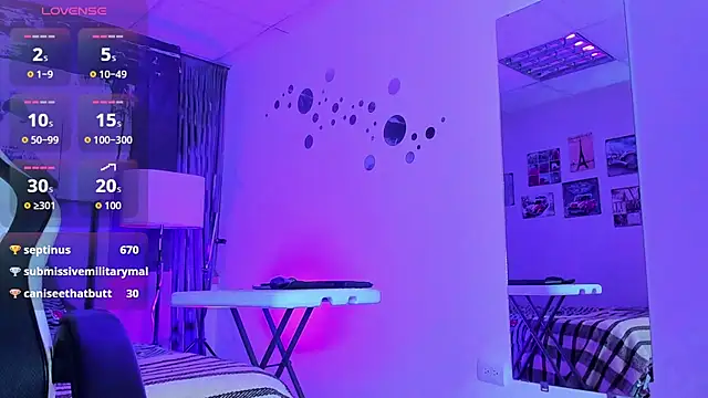 liam scoot  online show from April 15, 6:46 am