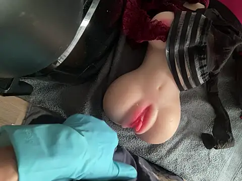 Cumvirgin6999 online show from May 17, 6:04 pm