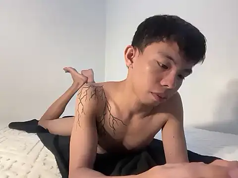 hottasianboy online show from May 21, 9:04 am