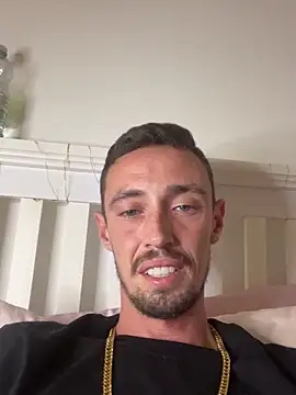 MeJross online show from April 2, 9:44 pm