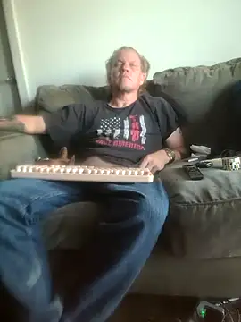 yourMasterisBored online show from May 22, 2:16 am