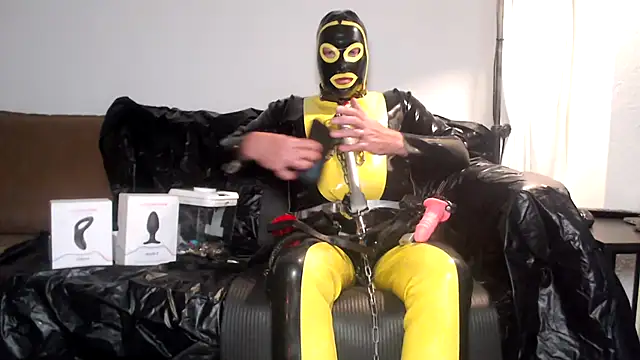 latexslaveboy online show from June 3, 7:52 pm