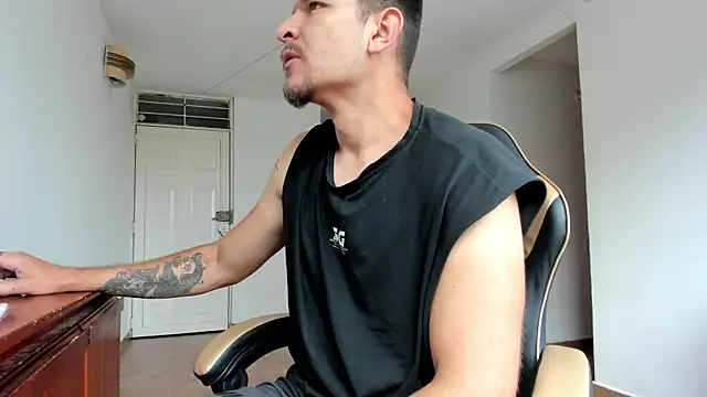 camilo andres1 online show from March 27, 12:28 pm