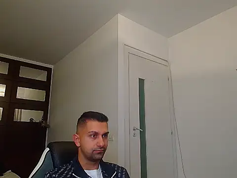 BryceReign online show from May 4, 4:58 am