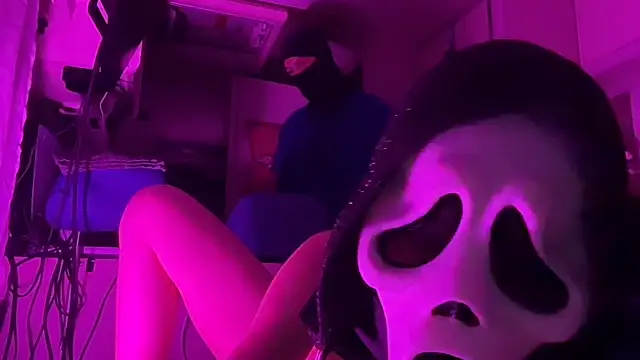 SilentScreamsVan- online show from April 6, 8:42 pm