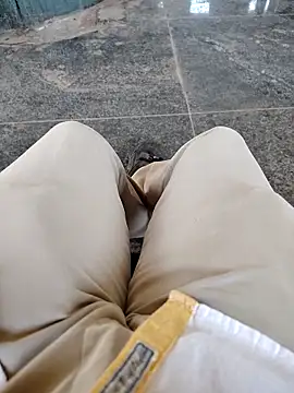 roselover2222 online show from April 1, 7:32 am