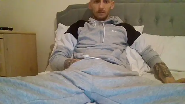 feetlovrr94 online show from March 23, 3:07 pm