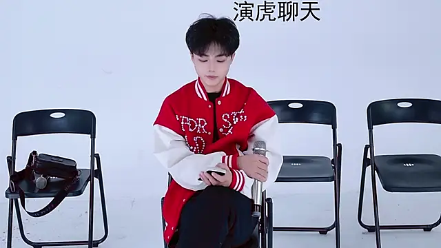 Dkcolo online show from April 11, 2:42 pm