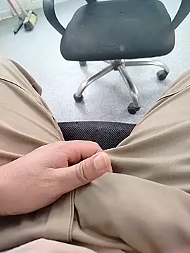 samosa7678 online show from April 11, 12:41 pm