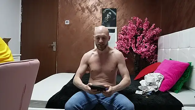 FlirtyPlayBoy online show from April 2, 9:28 am