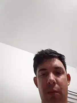 Roger1986  online show from April 20, 10:12 pm