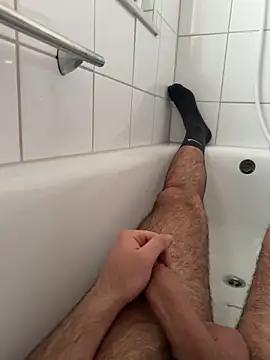 BIGGCOCK20CM online show from April 14, 5:45 pm