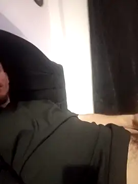 erik9508 online show from April 8, 2:23 am