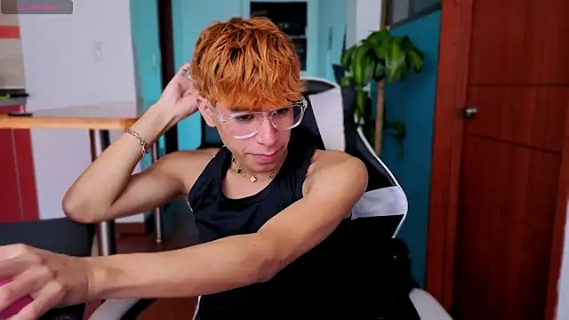 Ryan y tony online show from April 11, 1:47 pm