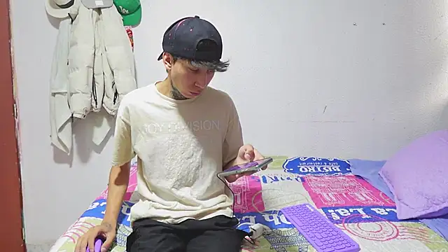 Alexander 2003Castro online show from April 12, 5:47 pm