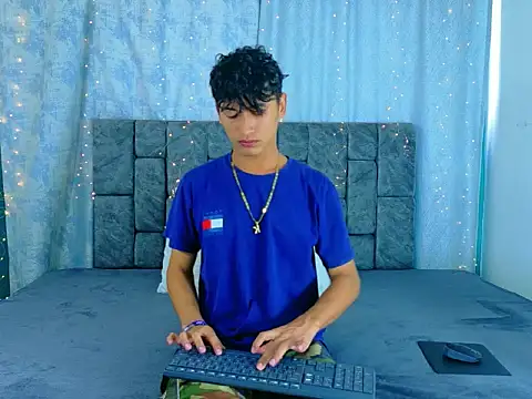IhanKing online show from May 21, 6:34 pm