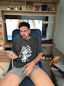 AlexGameplay online show from May 12, 5:21 pm