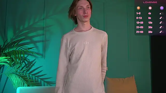 Daniel Schmidt online show from June 3, 8:58 pm