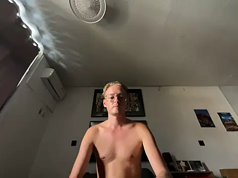 BlondieVelvet online show from May 1, 11:18 pm