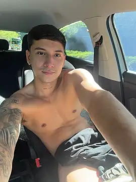 SexxxySquirterStev777 online show from June 2, 1:34 pm