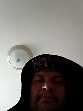 matdog027374 online show from May 2, 3:15 pm