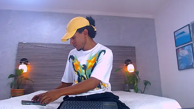 Dilan Hall online show from June 12, 7:33 pm