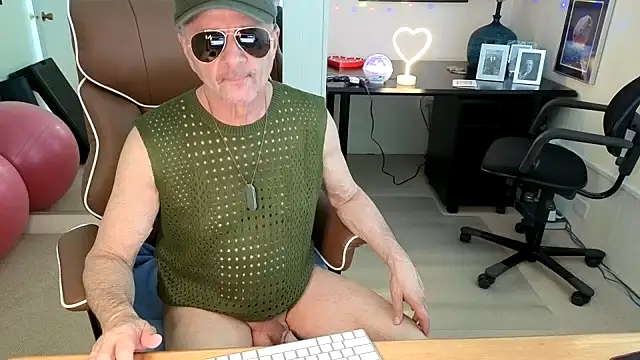 hotdadbod online show from January 7, 9:42 pm