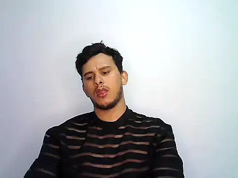 kyzian online show from May 13, 10:51 pm