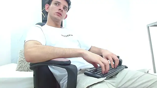 keen black  online show from May 19, 5:24 am