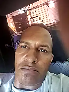 luis391986 online show from May 18, 6:34 pm