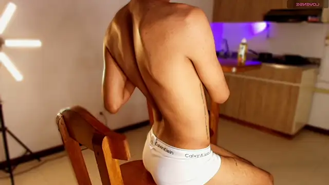 Milo K online show from May 23, 4:18 am