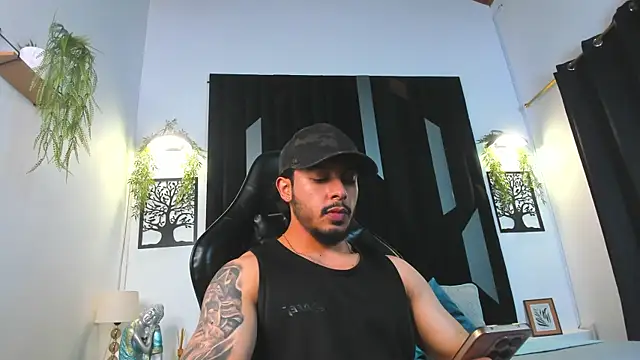 Justin WhiteJS online show from June 3, 11:34 am