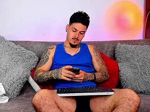 Austin Rayne online show from June 29, 4:07 am